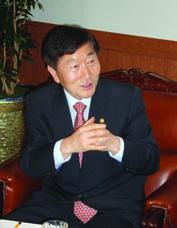 김성진 장관.