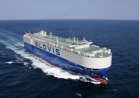 현대중공업의 통합스마트선박솔루션을 탑재한 6,500대급 자동차운반선(글로비스 챌린지호)